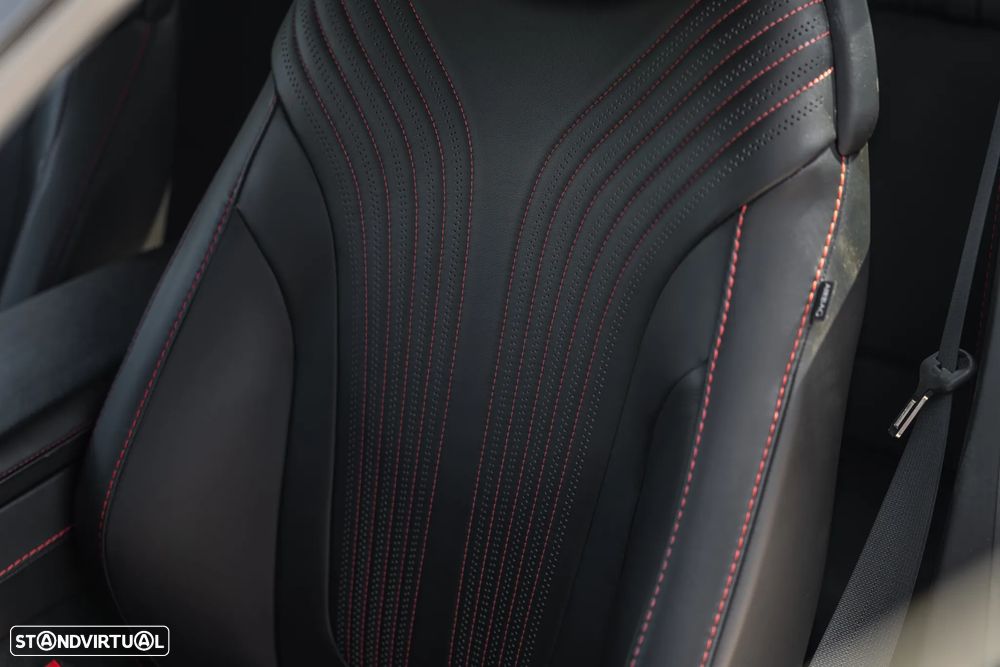 Aston Martin DB11 Coupé V12 AMR - 24