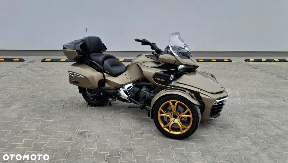 Can-Am Spyder - 2