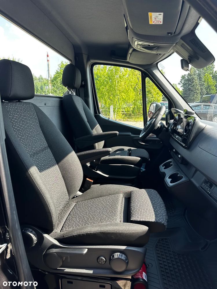 Mercedes-Benz Sprinter - 27
