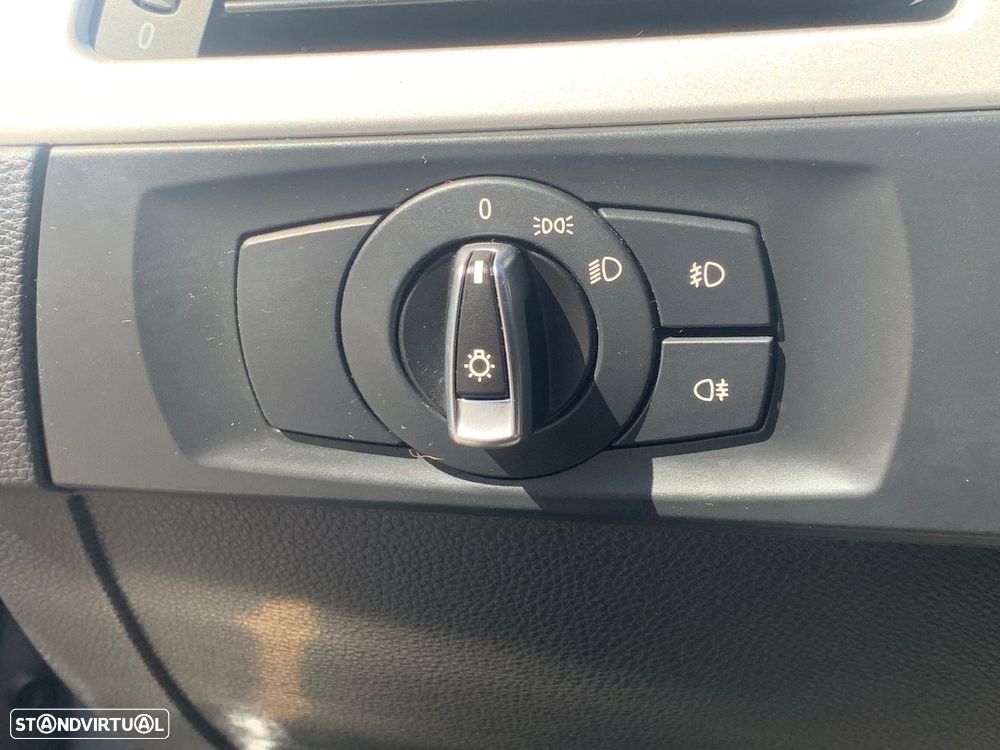 BMW 318 d Pack M - 35