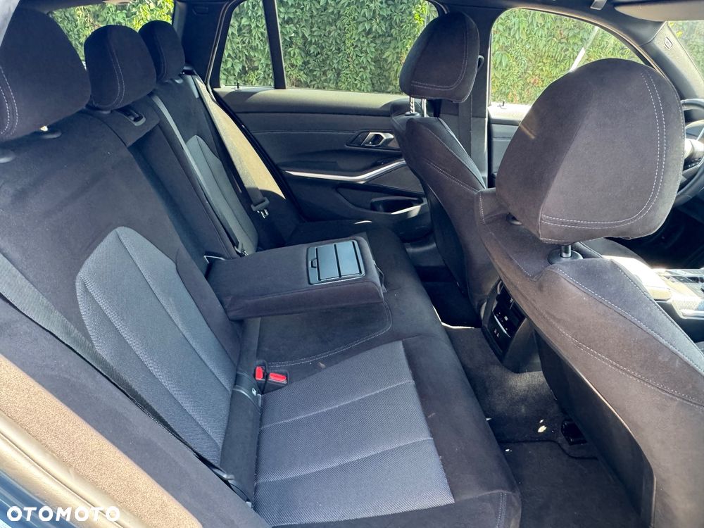 BMW Seria 3 320d xDrive MHEV Sport Line sport - 26