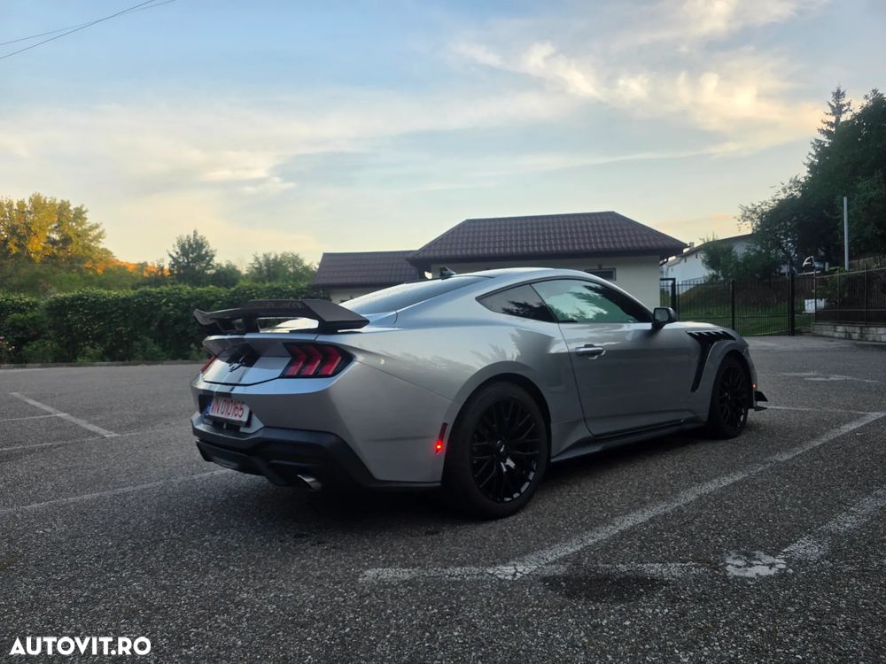 Ford Mustang - 7