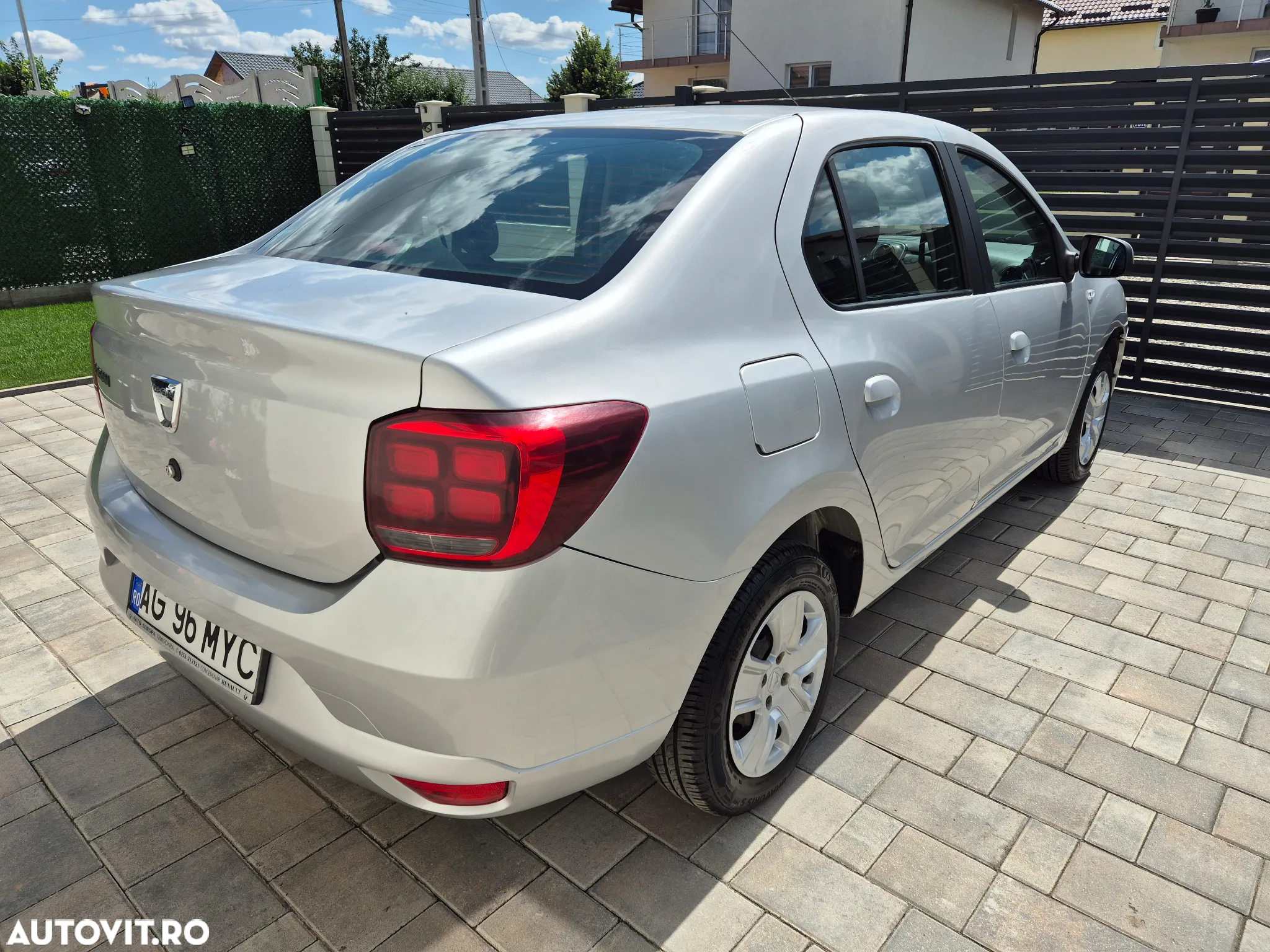 Dacia Logan 1.5 75CP Laureate - 4