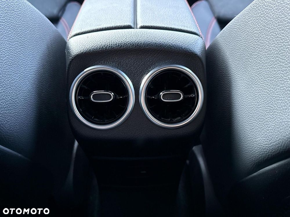 Mercedes-Benz CLA - 18