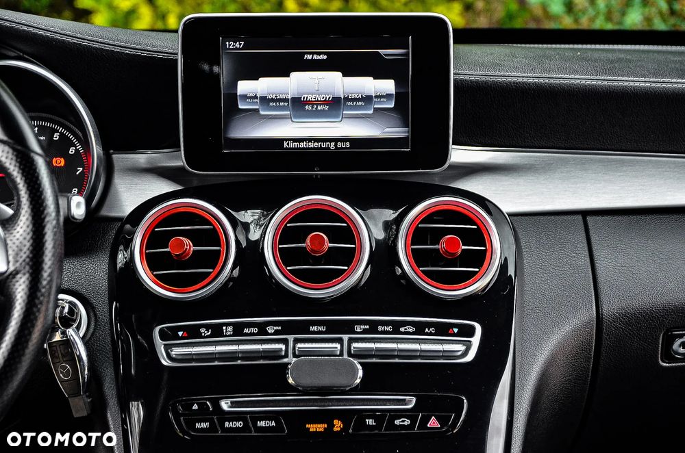 Mercedes-Benz Klasa C 250 7G-TRONIC AMG Line - 33