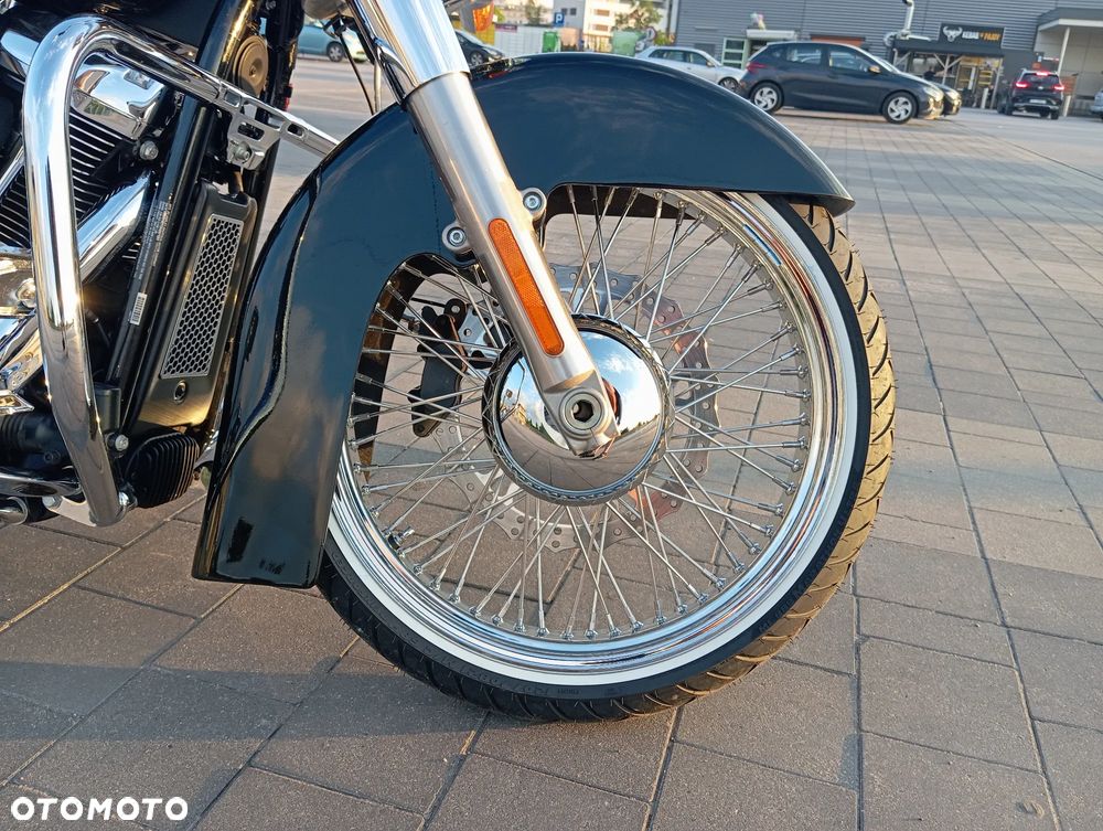 Harley-Davidson Softail Deluxe - 11