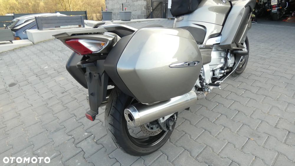 Yamaha FJR - 10