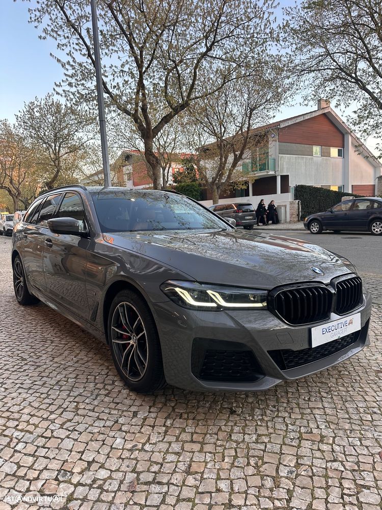 BMW 530 e Pack Desportivo M - 1