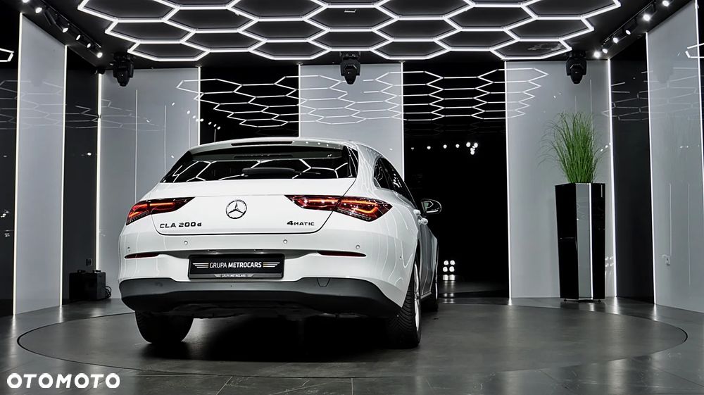 Mercedes-Benz CLA 200 d 4-Matic 8G-DCT - 8