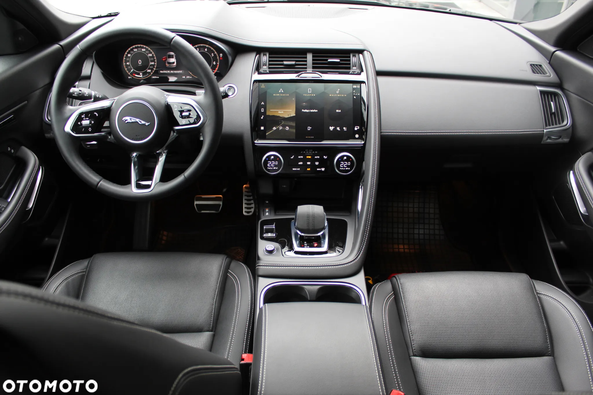 Jaguar E-Pace - 13