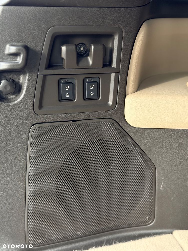 Toyota Sequoia - 20