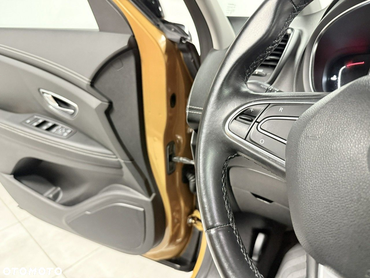 Renault Scenic ENERGY dCi 130 INTENS - 27
