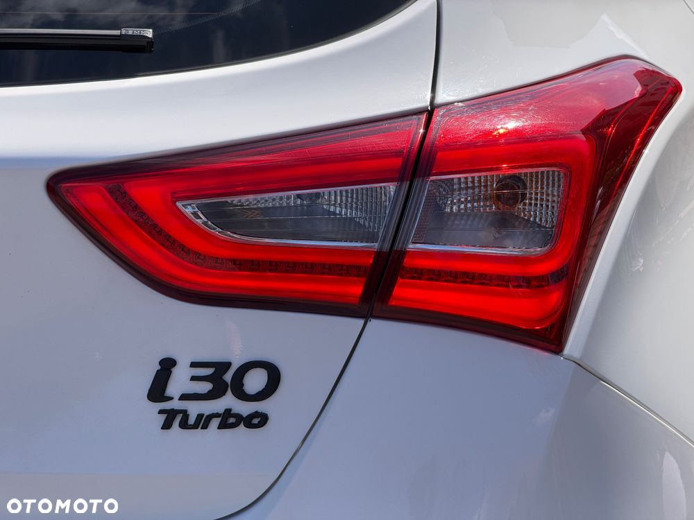 Hyundai i30 1.6 GDI Turbo Luxury - 13