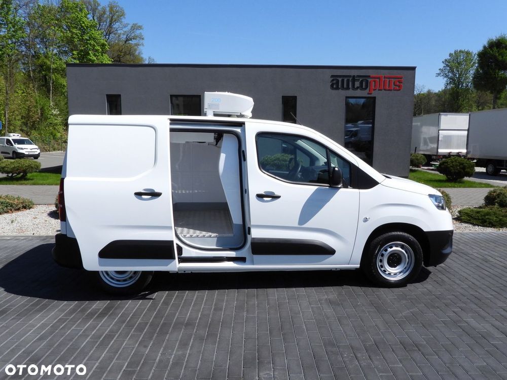 Toyota PROACE CITY  FURGON CHŁODNIA  -15*C ZASILANIE 230V TEMPOMAT KLIMATYZACJA  100KM - 9