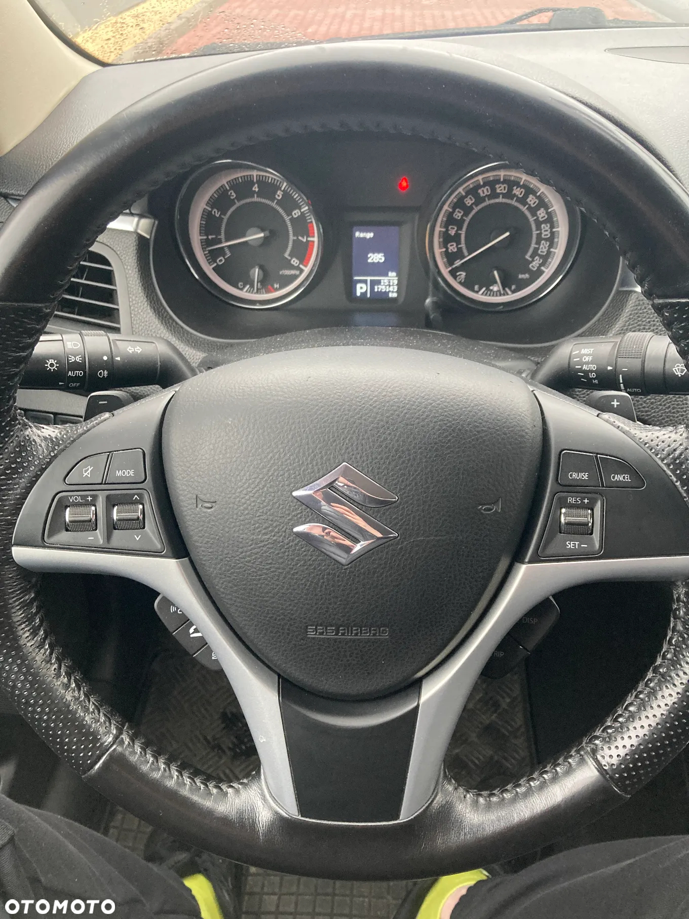 Suzuki Kizashi 2.4 4x4 CVT Sport - 13