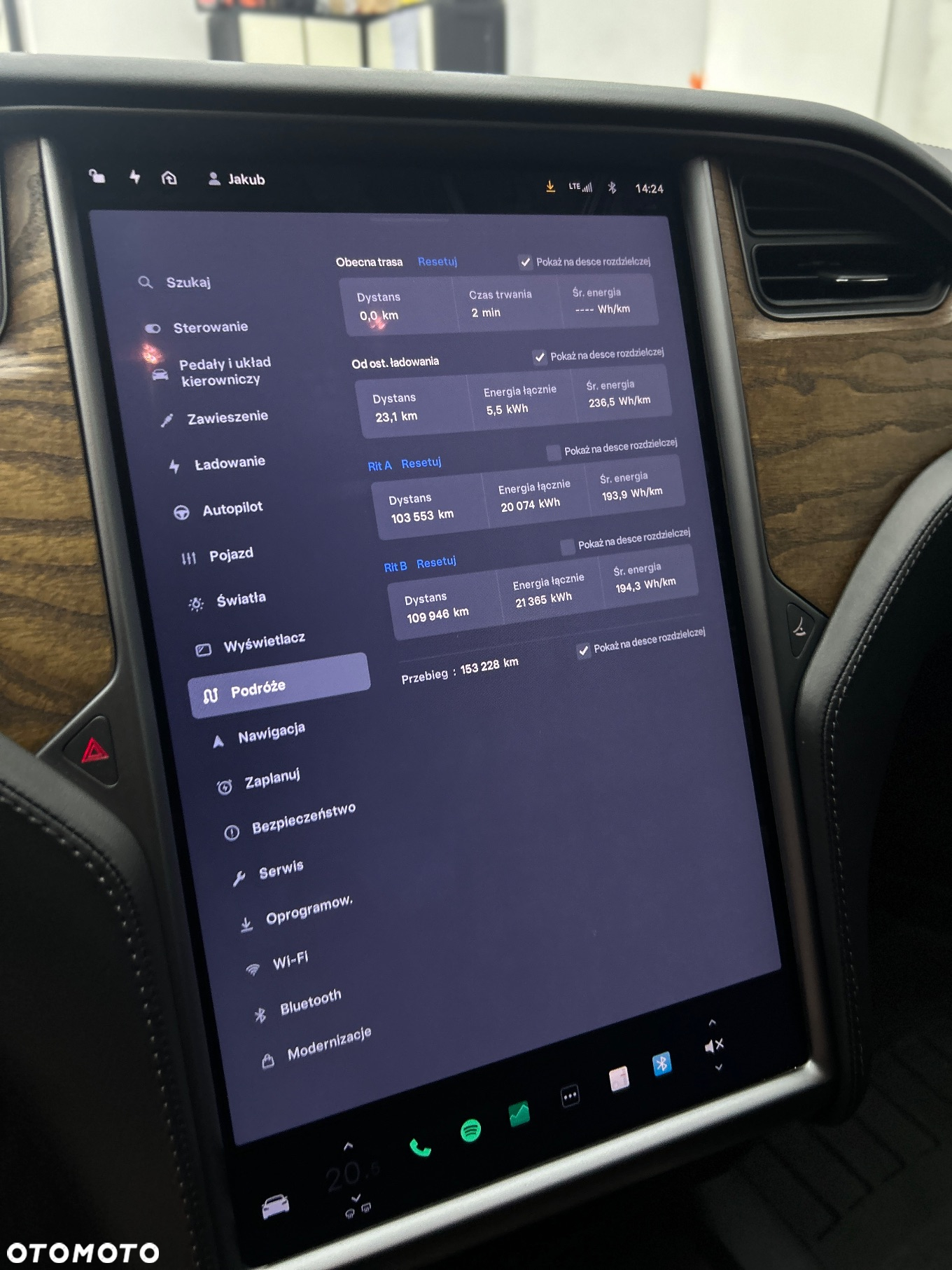 Tesla Model S - 23