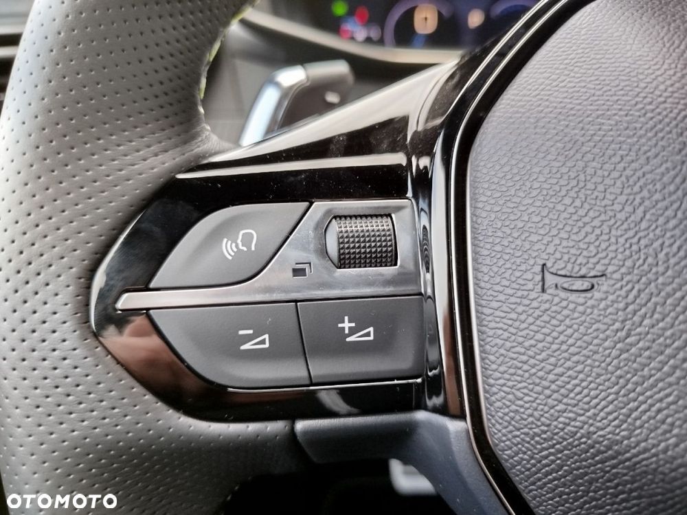 Peugeot 208 - 22