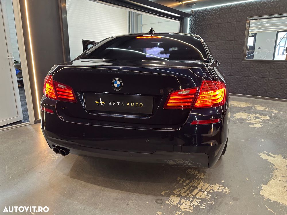 BMW Seria 5 525d xDrive - 14