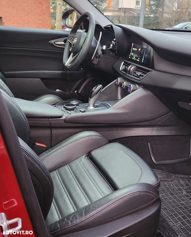 Alfa Romeo Giulia 2.0 Turbo AWD AT8 Veloce - 9
