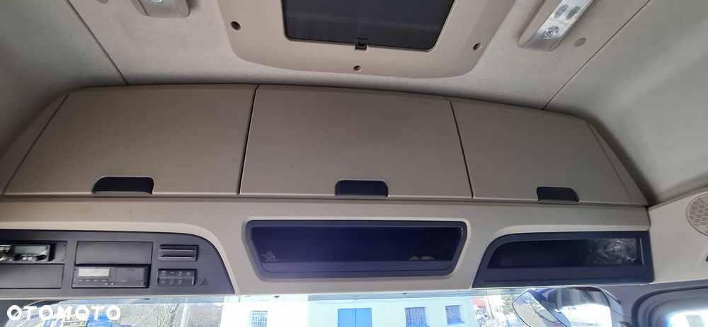 Mercedes-Benz ACTROS - 10