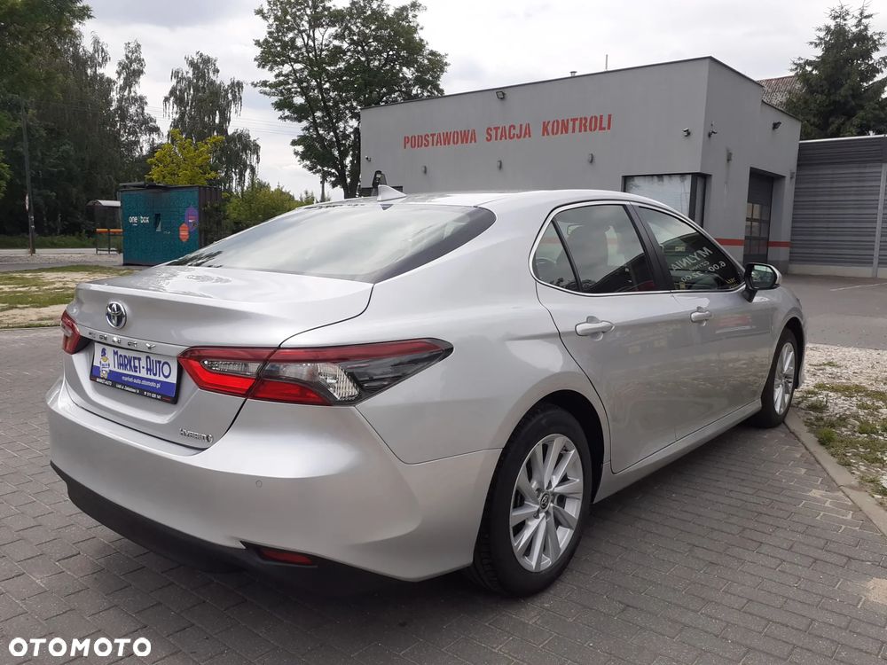 Toyota Camry - 5