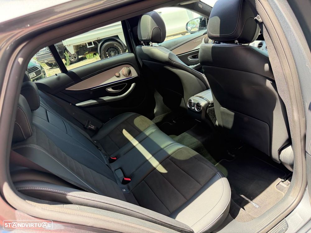 Mercedes-Benz E 300 - 12
