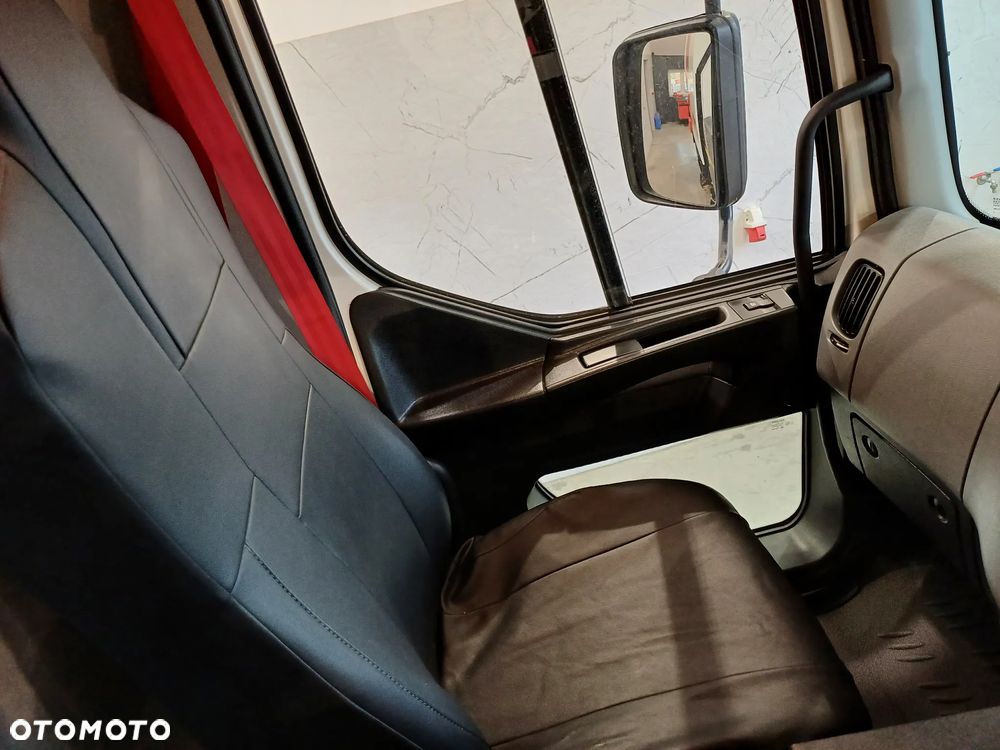 Renault D12 Zamiatarka Zoeller Faun Euro 6 PM10 Szczotki L/R Rok 2017 2 Silniki 2825 MTH - 26