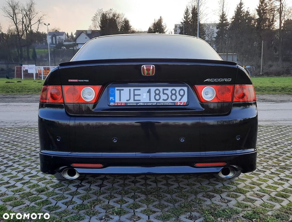 Honda Accord 2.0 Executive - 12