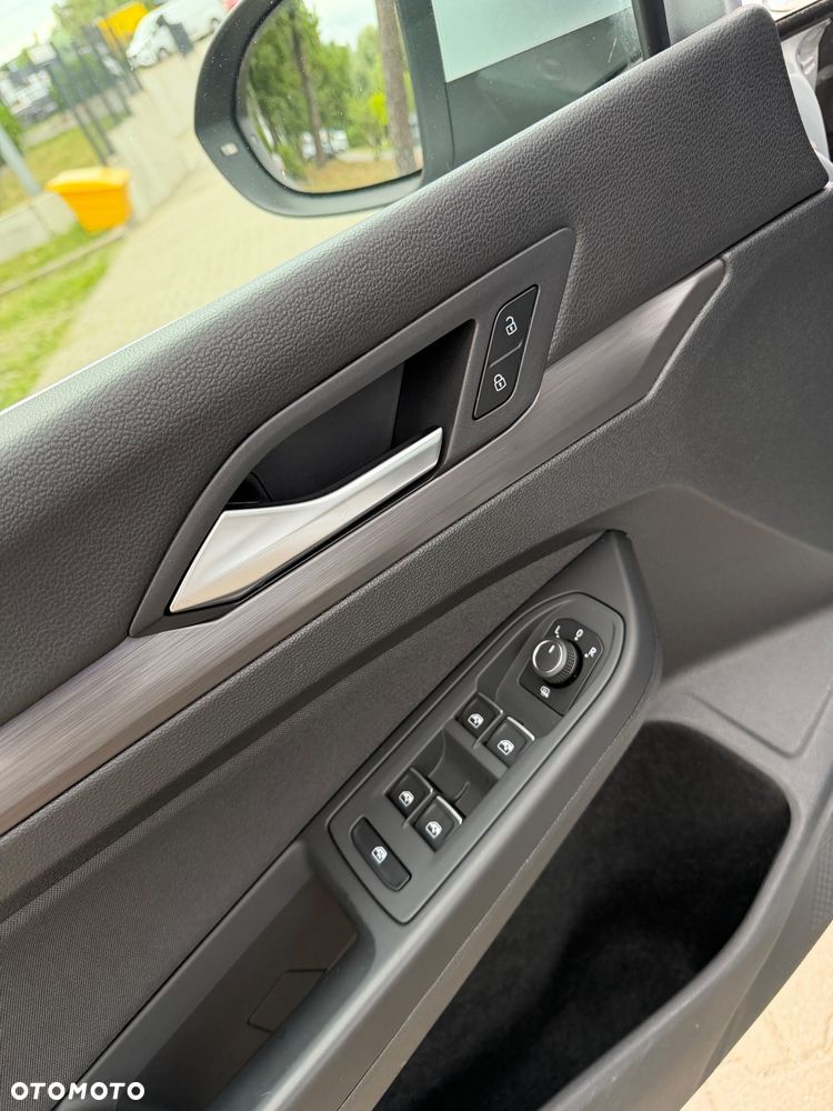 Volkswagen Golf 1.5 eTSI OPF DSG Edition 50 - 25