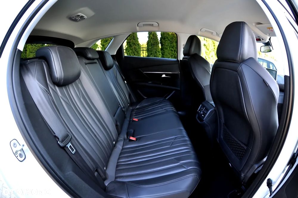 Peugeot 3008 1.2 PureTech Allure S&S EAT6 - 21