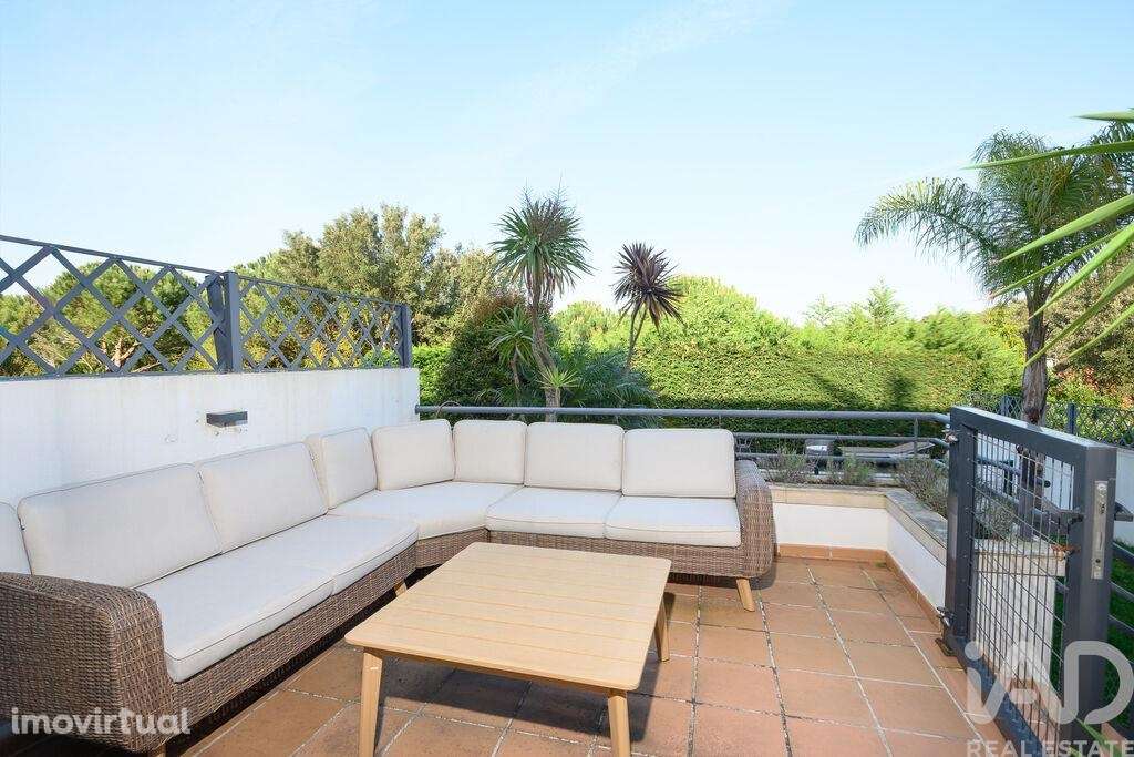 Casa / Villa T4 em Barcarena de 219,00 m2 - Grande imagem: 5/24