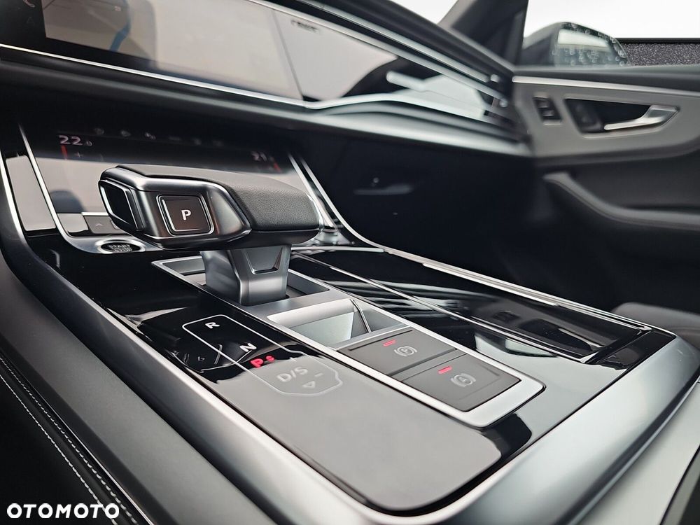 Audi Q8 55 TFSI mHEV Quattro Tiptronic - 16