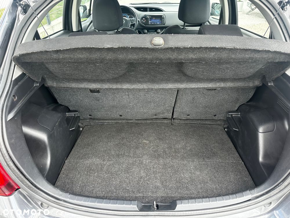 Toyota Yaris Hybrid 100 Selection Passion - 23