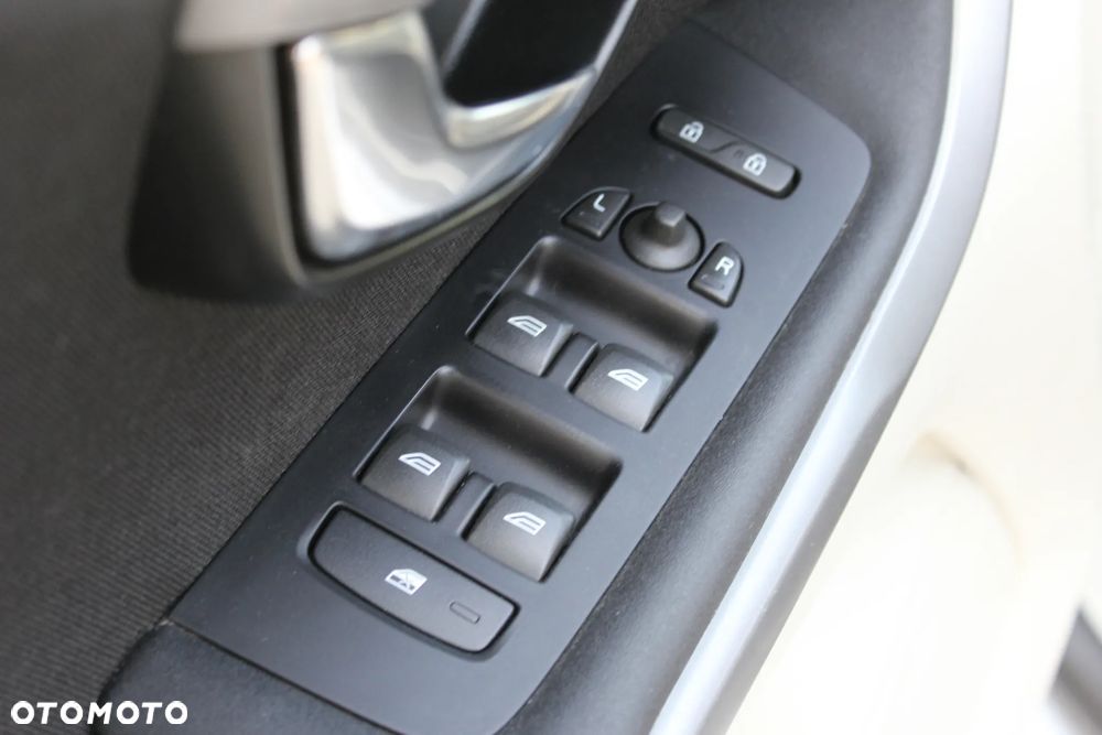 Volvo V40 D2 Summum - 12