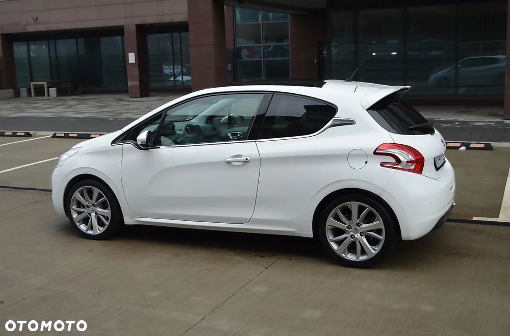 Peugeot 208 - 35