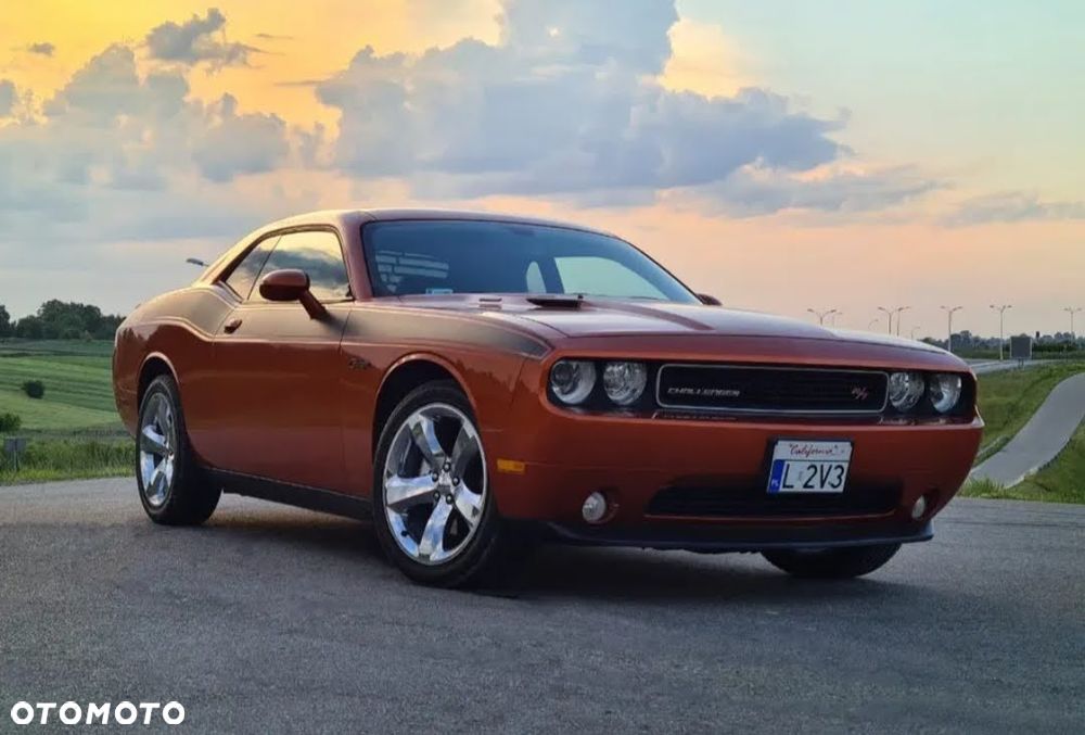 Dodge Challenger - 1