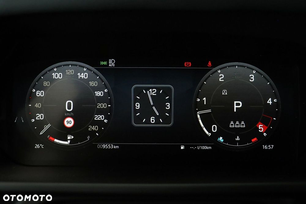 Land Rover Defender - 28