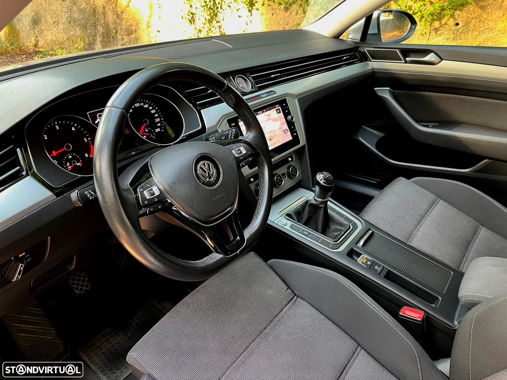 VW Passat Variant 1.6 TDI BlueMotion - 9