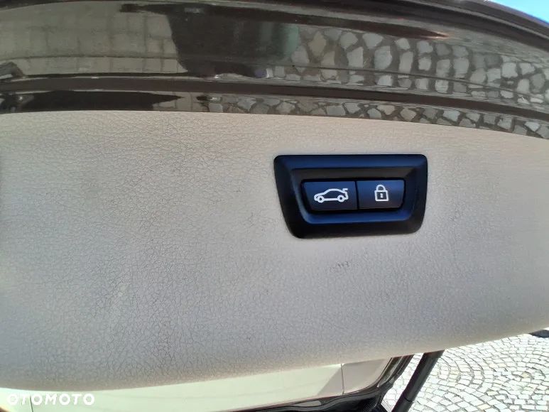 BMW Seria 3 320d xDrive DPF Edition Sport - 28