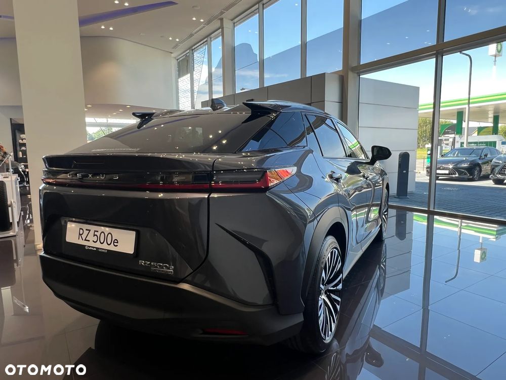 Lexus RZ - 3