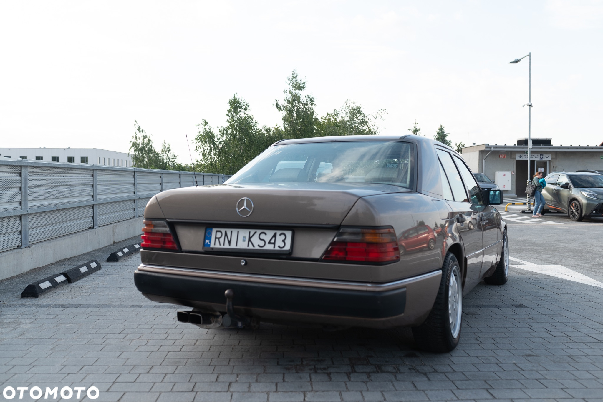 Mercedes-Benz Klasa E 260 4-Matic - 6