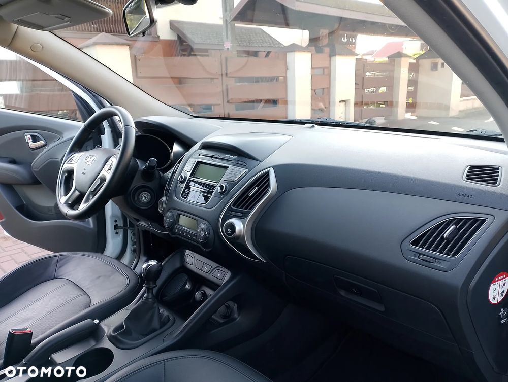 Hyundai ix35 2.0 CRDi Premium 2WD - 24