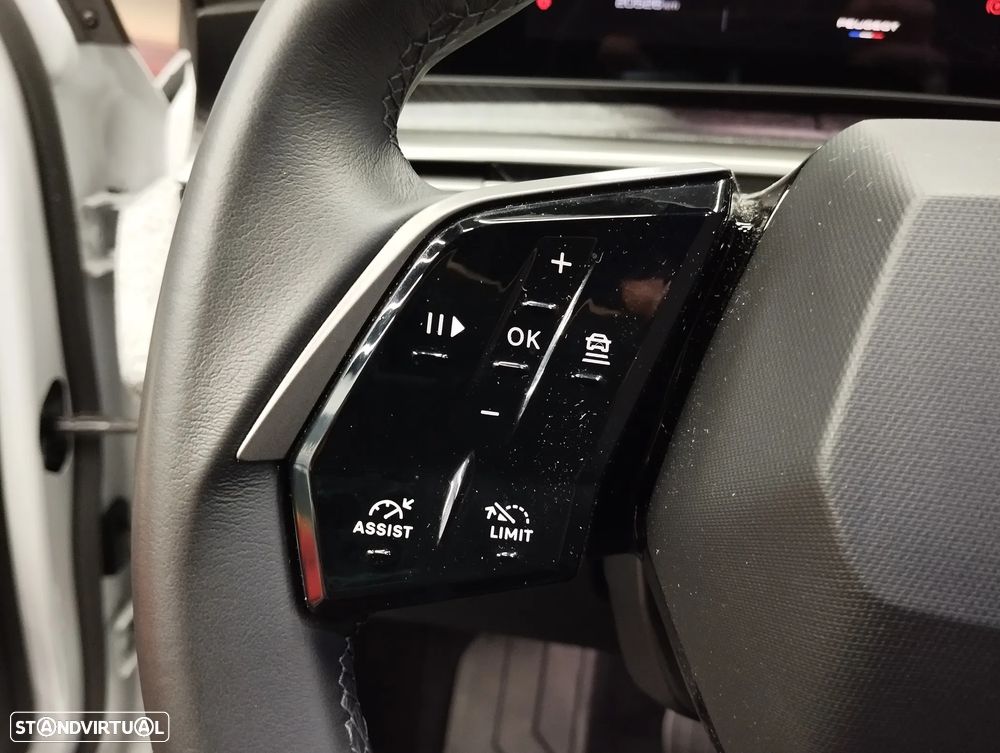 Peugeot 3008 1.2 Hybrid Allure e-DCS6 - 23