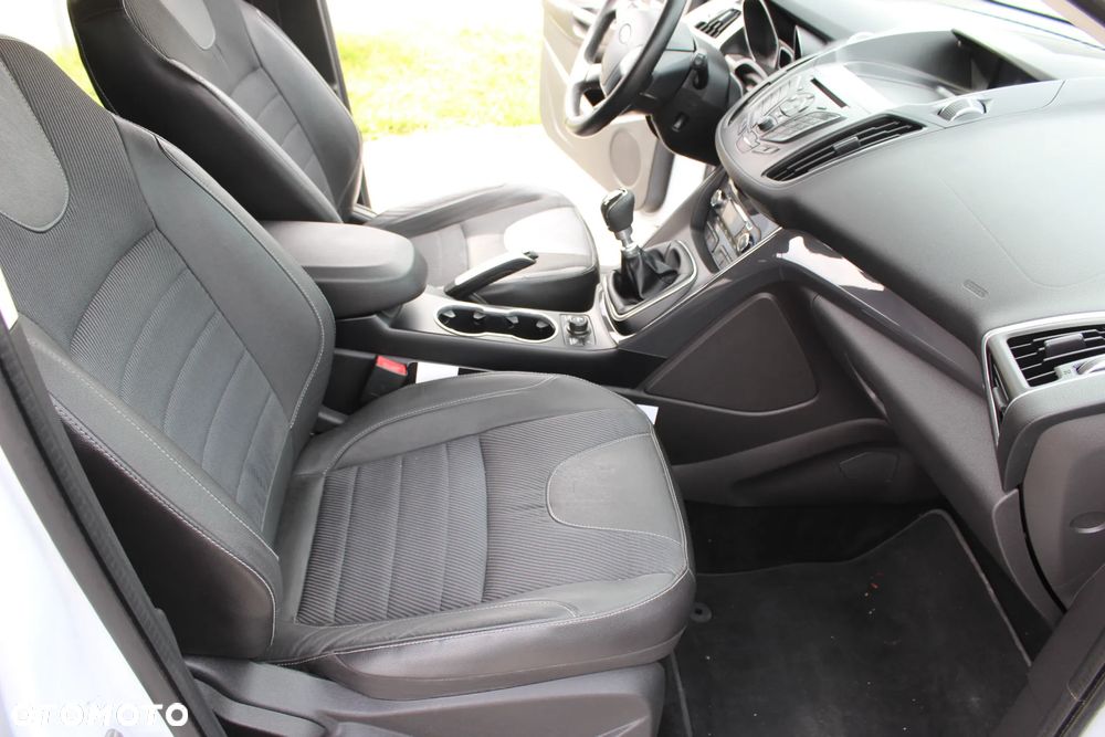 Ford Kuga 2.0 TDCi 2x4 Champions Edition - 24