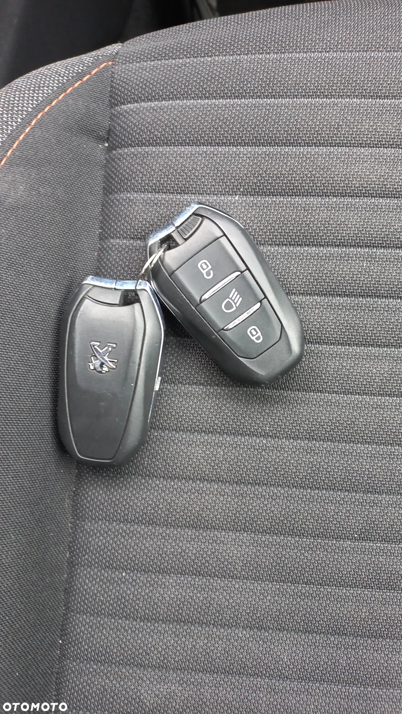 Peugeot 208 1.5 BlueHDi Allure S&S - 18