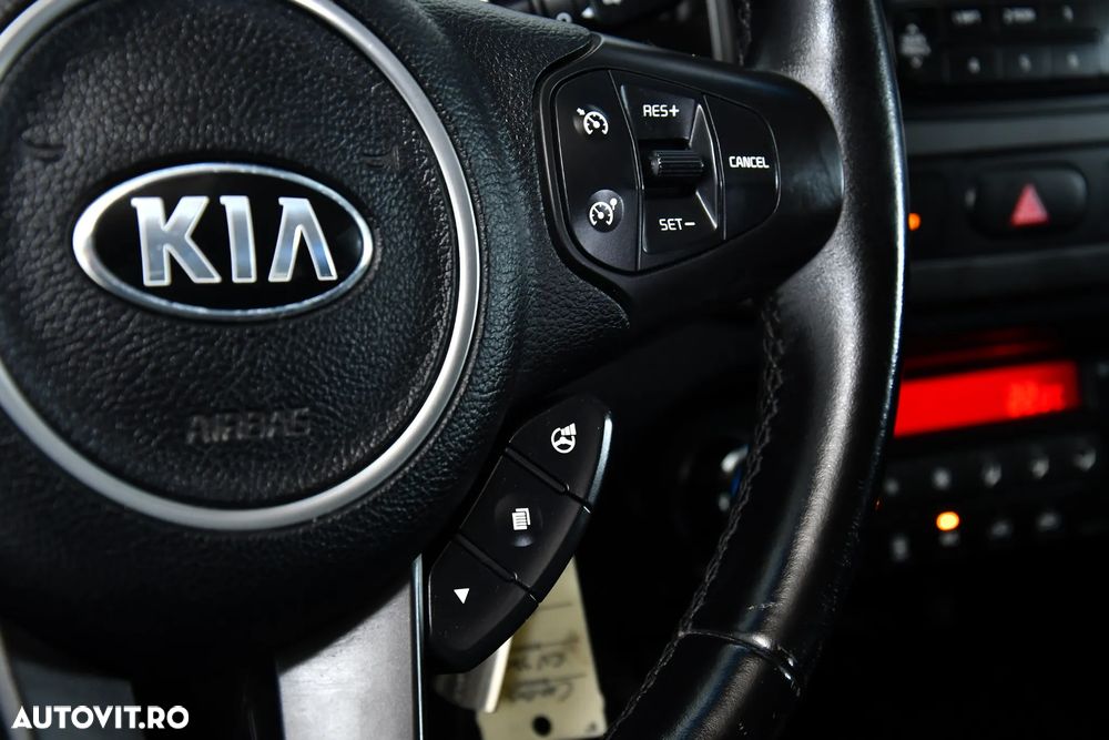 Kia Carens 1.7 DSL Comfort - 17