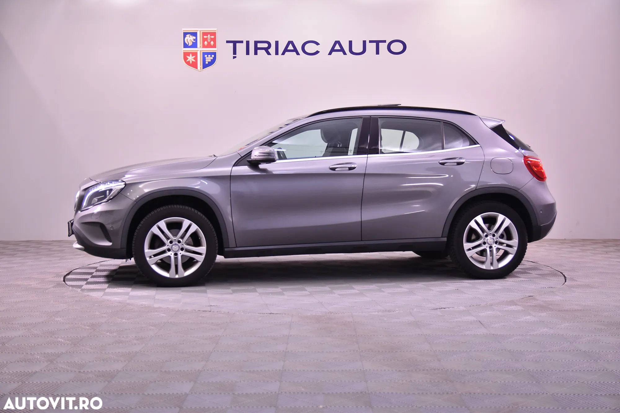 Mercedes-Benz GLA 200 7G-DCT - 2