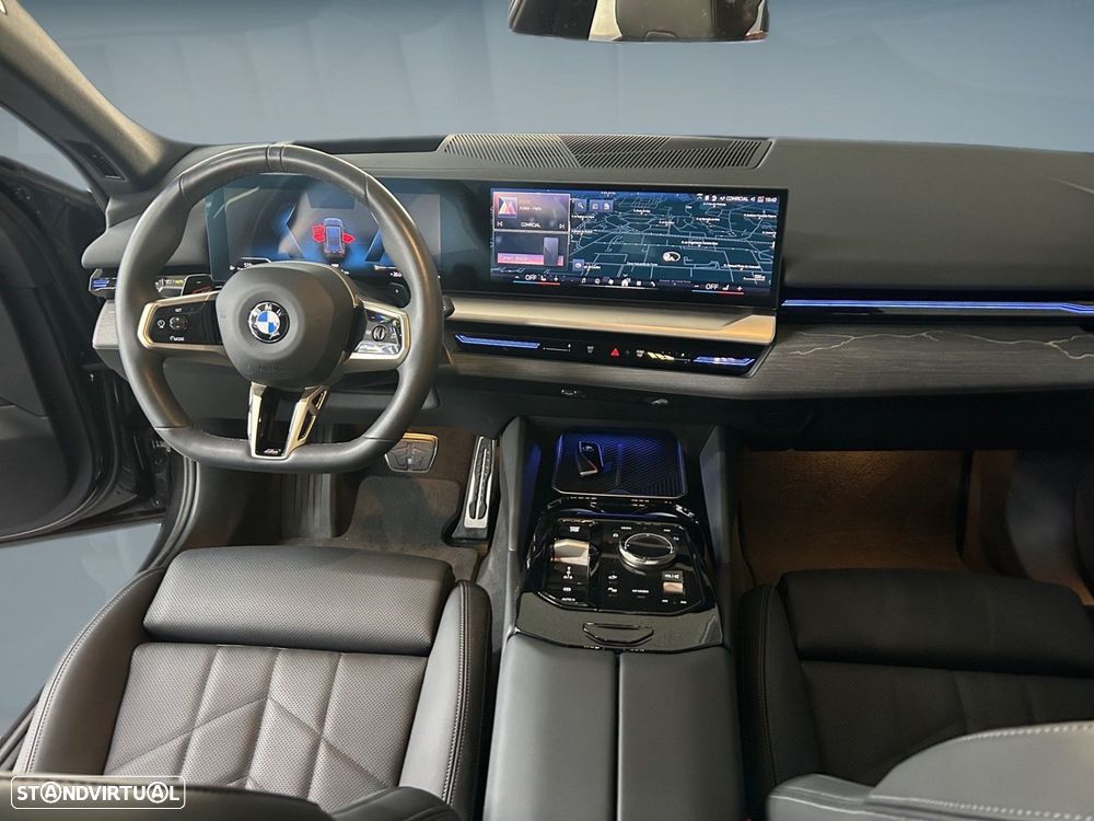 BMW 520 d Pack Desportivo M - 14