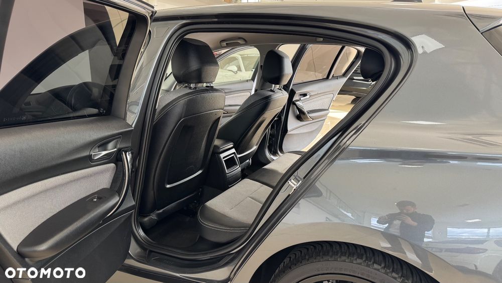BMW Seria 1 116d EfficientDynamics - 25