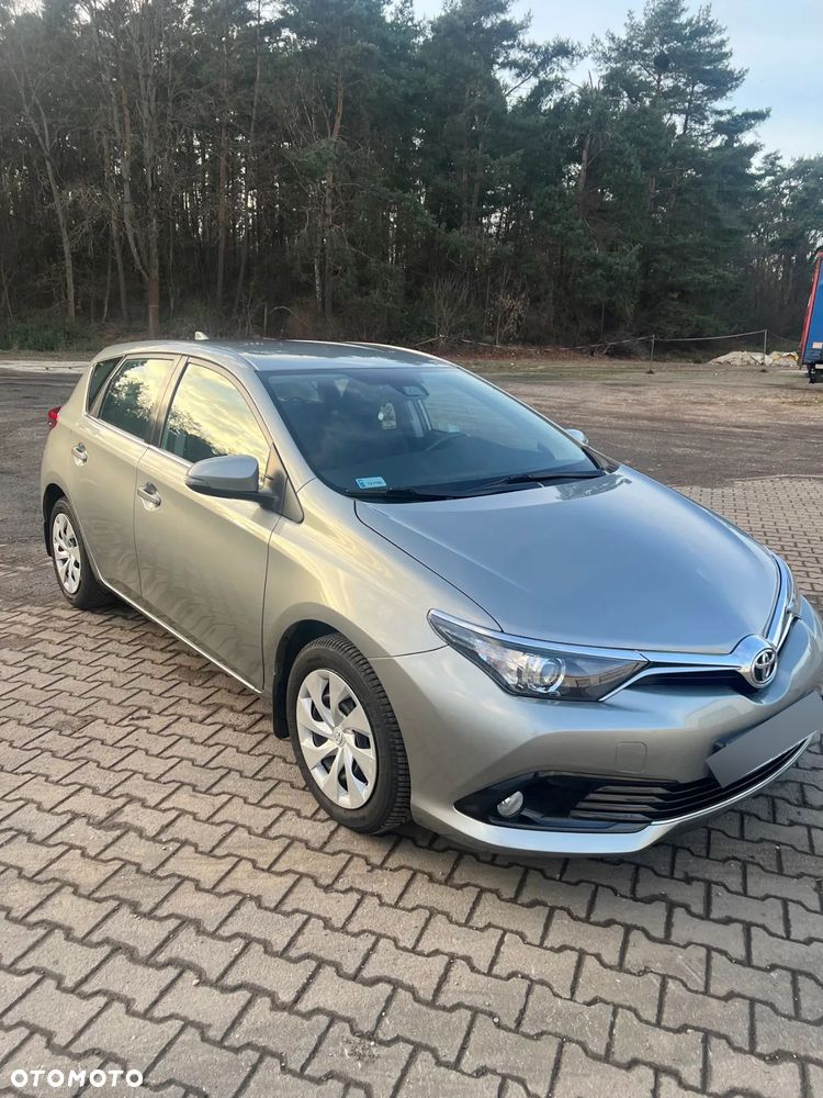 Toyota Auris 1.6 Premium - 2